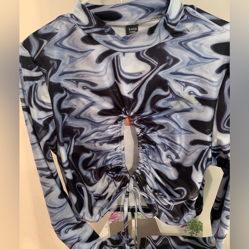 Shein Marbled Long Sleeve Crop Top Curve Size XL NWT - Picture 2 of 6